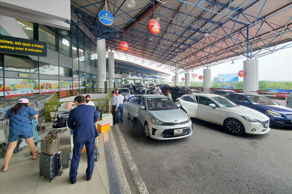 Thuê xe Hà Nội đi Nội Bài
