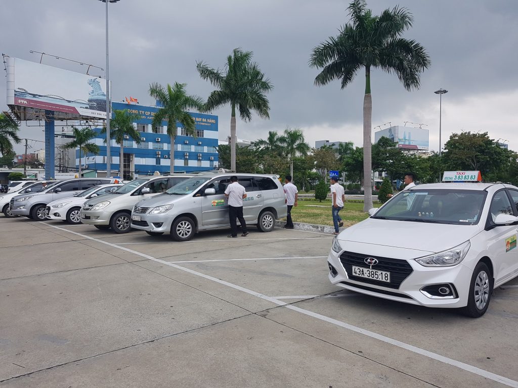 Xe hợp đồng 4 chỗ