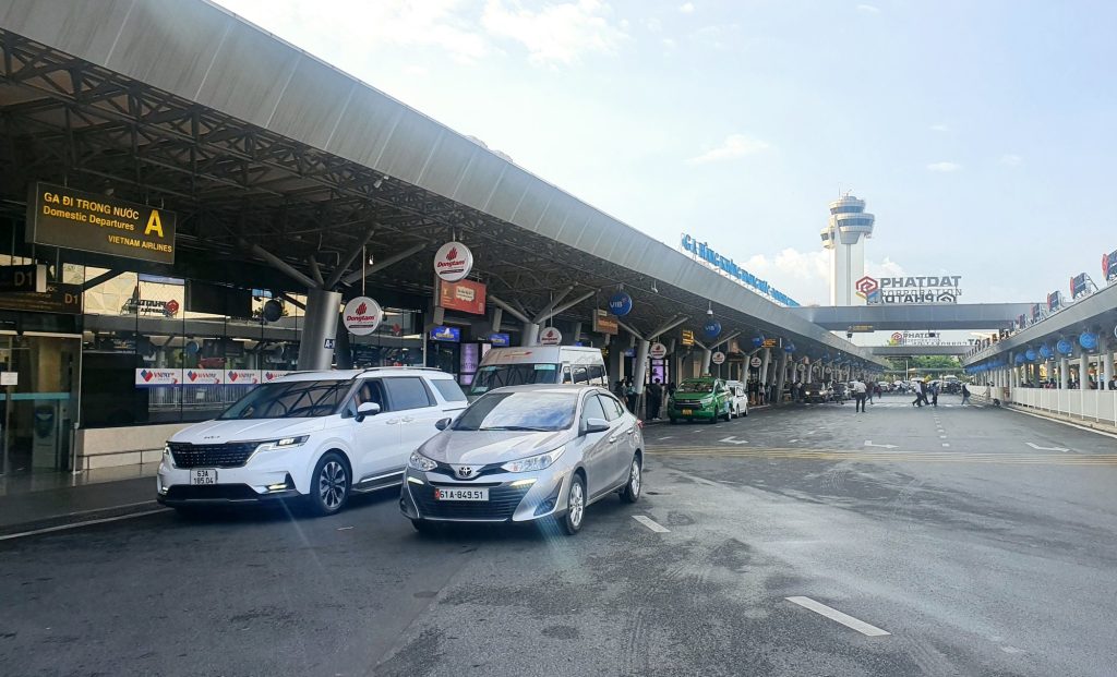 Thuê xe 4 chỗ có lái Hà Nội